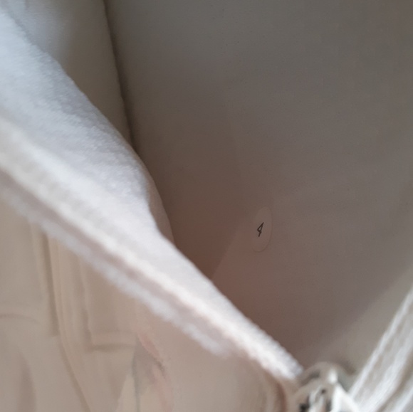 SOLD----- Lululemon in stride jacket size 4 - Picture 3 of 7